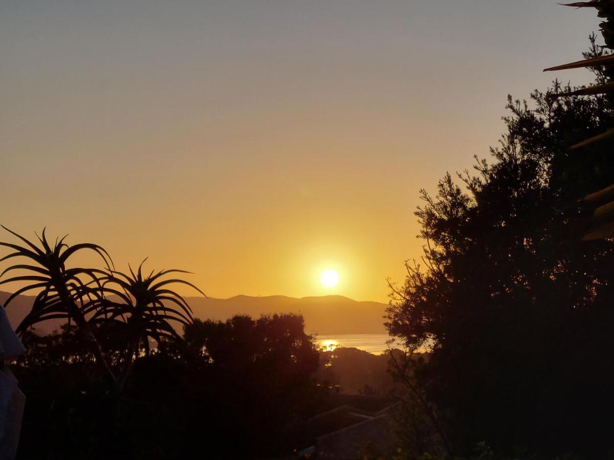 Amber Guest Lodge Knysna Exterior photo