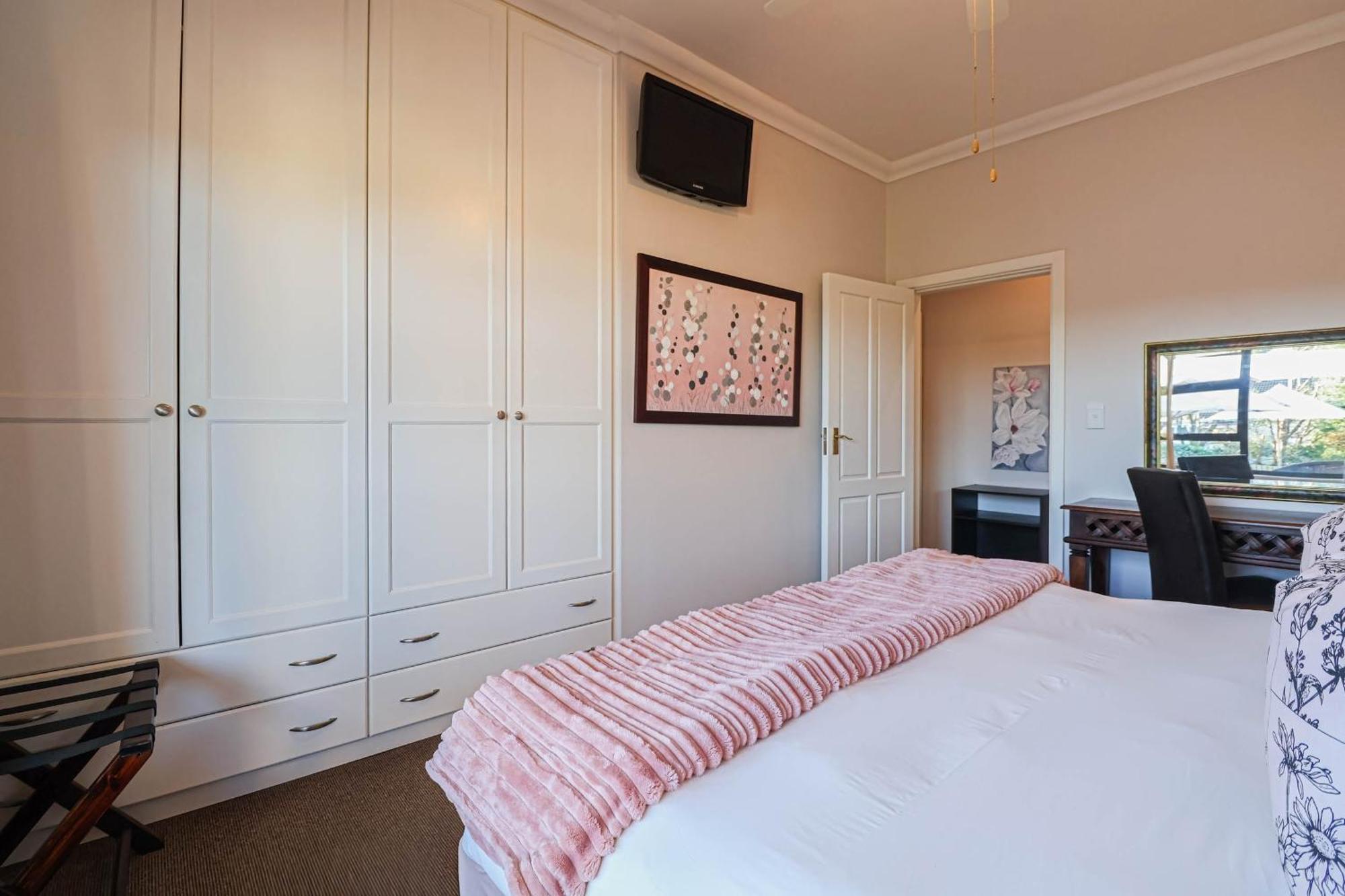 Amber Guest Lodge Knysna Exterior photo